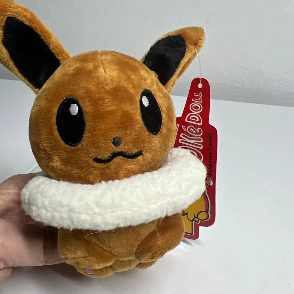 Evee Pokemon Plush 2010 Pokemon Center Authentic 6 Inch NWT